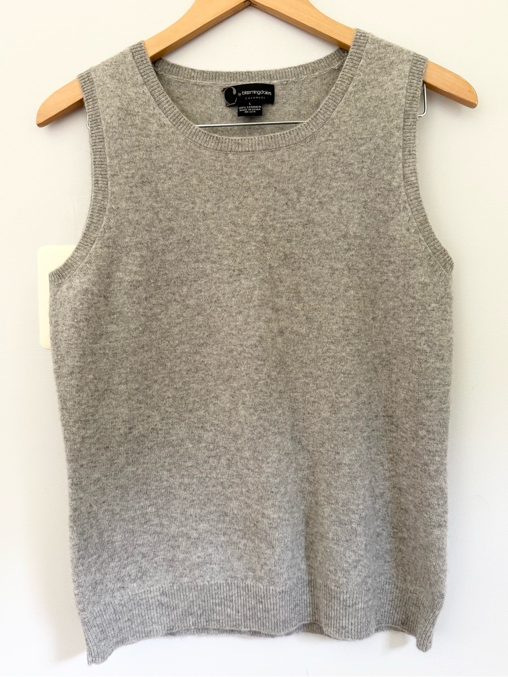Bloomingdale's Cashmere Sleeveless Sweater Vest | Size Large